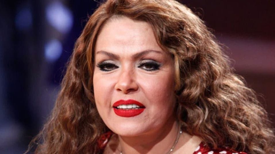 الفنانة لوسي 