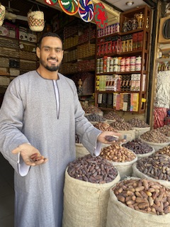 البلح اشكال وألوان في الاقصر استعدادا لشهر رمضان