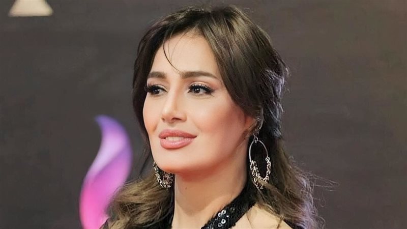 الفنانة حلا شيحة